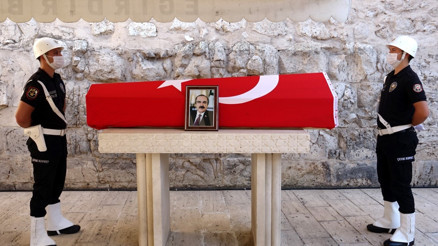 Eski vali Coş, Eğirdirde toprağa verildi