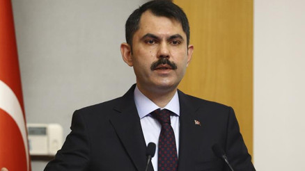 Bakan Kurum, Manavgatta yangından etkilenen mahalleleri inceledi