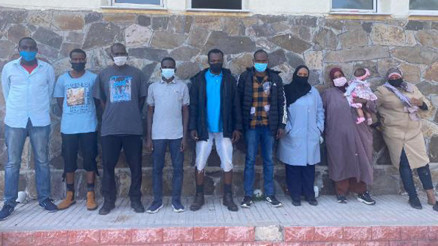 İzmirde 48 kaçak göçmen yakalandı