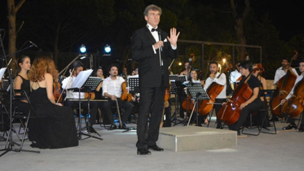 Ayvalık’ta 7. Müzik Festivali TUGFOnun konseriyle başladı