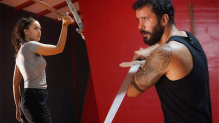 Fahriye Evcen ve Barış Arduç at bindi, kılıç salladı