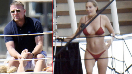 Guy Ritchie ve eşi Jacqui Ainsley tatilde: Teknede ayak masajı