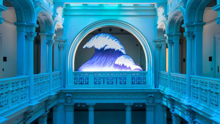 Yeni sezonun açılış sergileri arasında gezinti