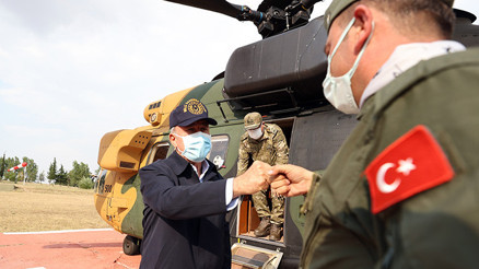 Son dakika: Bakan Akardan Yunanistana sert tepki