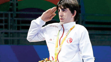 Abdullah Öztürk kimdir Olimpiyatlarda masa tenisi finaline çıktı Abdullah Öztürk kimdir Olimpiyatlarda masa tenisi finaline çıktı