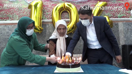 Asırlık nine 104üncü yaşını huzurevinde kutladı