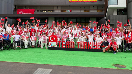 Para milli sporcular, Tokyo 2020yi rekor sayıda madalyayla tamamladı