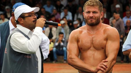 İsmail Balaban kimdir, nereli, kaç yaşında Elmalı güreşlerinde dikkatleri üzerine çekiyor