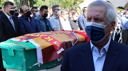 Son Dakika: Kayserisporun efsane başkanı Recep Mamur toprağa verildi Cenazede Aziz Yıldırım sürprizi...