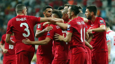 Son Dakika: Türkiye, Hollandaya konuk oluyor İşte Milli Takımın muhtemel 11i