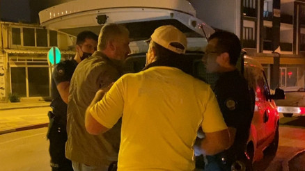 Alkollü sürücüden polise Kelepçele beni ısrarı
