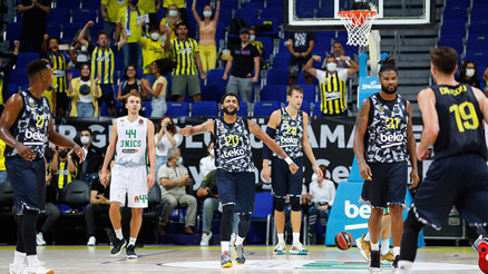 Istanball Cupta Fenerbahçe Beko ile Partizan, finale yükseldi