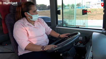 Kütahyalı Yasemin, kentin ilk ve tek kadın halk otobüsü şoförü oldu