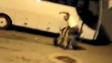 Antalyada sitede dehşet Köpek besleyen aileye silah ve palalı saldırı