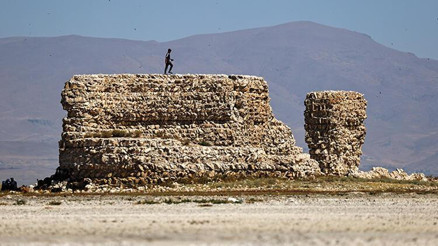 Van Gölündeki çekilme ciddi boyutlara ulaştı
