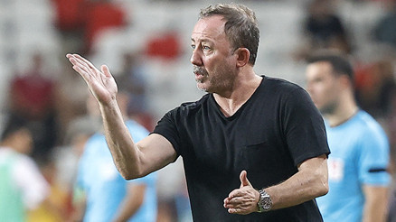 Son Dakika: Beşiktaşta Sergen Yalçından soyunma odasında galibiyet sözleri