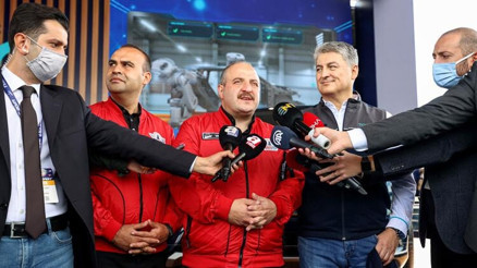 Sanayi ve Teknoloji Bakanı Mustafa Varank, TEKNOFEST’te TOGG standında konuştu