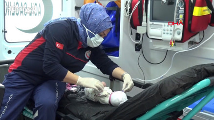 Mezarlıkta, vücudu toprağa gömülü bebek bulundu