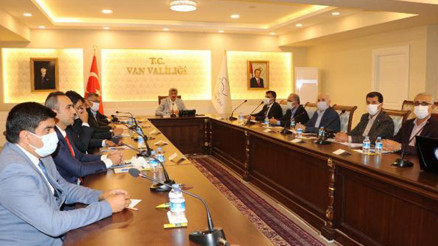 Van Valisi Bilmez: Taziyelerde yemek yasaklandı, uymayanlara ceza kesilecek