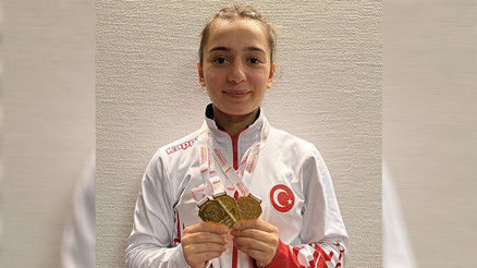 Milli haltercimiz Nuray Levent, 3 altınla Avrupa şampiyonu oldu