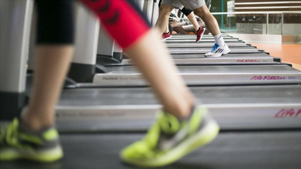 Squat Nedir, Ne İşe Yarar Ve Nasıl Yapılır Squat Hareketi Hangi Kasları Ve Nereyi Çalıştırır Squat Nedir, Ne İşe Yarar Ve Nasıl Yapılır Squat Hareketi Hangi Kasları Ve Nereyi Çalıştırır