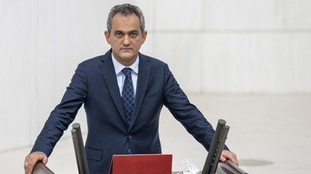 Bakan Özer, TBMM Genel Kurulunda yemin etti