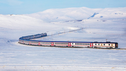 Demiryolunda varılan yer değil, yolun kendisi tatil