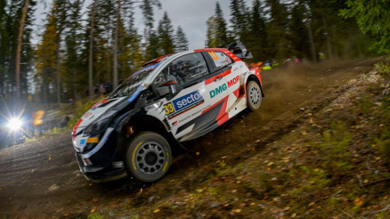 Finlandiya Rallisinde kazanan Elfyn Evans