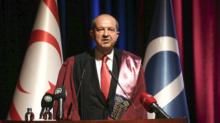 KKTC Cumhurbaşkanı Ersin Tatara Eskişehirde fahri doktora unvanı verildi KKTC Cumhurbaşkanı Ersin Tatara Eskişehirde fahri doktora unvanı verildi