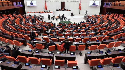 Yeni yasama yılının ilk dokunulmazlık fezlekeleri Mecliste