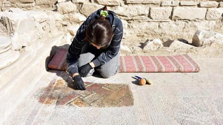 Stratonikeiada 1600 yıllık mozaikler gün yüzüne çıkarılıyor Stratonikeiada 1600 yıllık mozaikler gün yüzüne çıkarılıyor