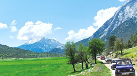 Toroslar’da cip safari zamanı