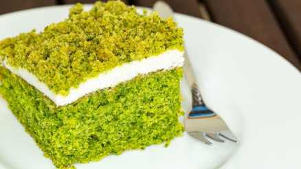 Ispanaklı kek tarifi ve yapımı: Ispanaklı kek nasıl yapılır