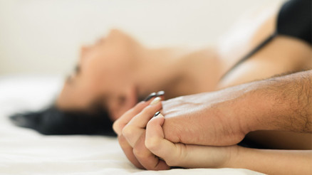 Cinsel İlişki Sırasında Kasıkta Ağrı Neden Olur, Ağrı Olmaması İçin Ne Yapılmalı Cinsel İlişki Sırasında Kasıkta Ağrı Neden Olur, Ağrı Olmaması İçin Ne Yapılmalı