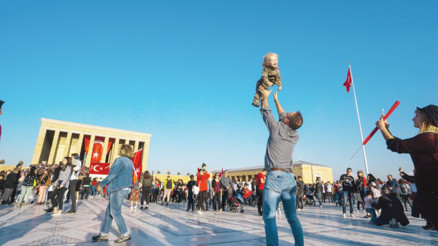 Cumhuriyet Bayramı’nda çocuklarla Atatürk’ün izinde