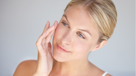 Evde cilt bakımı: Anti-aging ürünlere ne zaman başlamalıyız