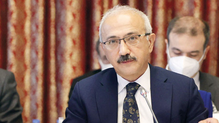 Adımlarımızı sağlam atmak zorundayız Adımlarımızı sağlam atmak zorundayız