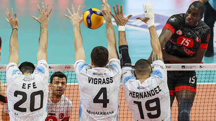 Halkbank 3 - 0 Ziraat Bankkart (Maç özeti)