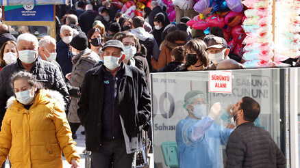 Koronavirüs aşı çağrısı yapan başhekimden çarpıcı uyarı Koronavirüs aşı çağrısı yapan başhekimden çarpıcı uyarı