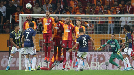 Galatasaray-Fenerbahçe derbisi ne zaman İşte dev mücadelenin tarihi Galatasaray-Fenerbahçe derbisi ne zaman İşte dev mücadelenin tarihi