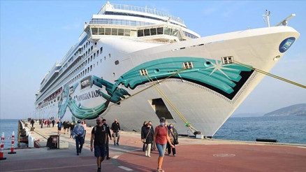 Kuşadasına 2022 yılında 650 dev gemiyle 750 bin turist gelecek