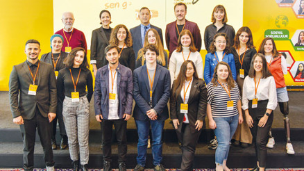 Gençlere hibe ve mentorluk desteği