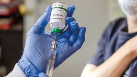 Polonyada 5 yaş üstü 13 Aralıkta aşılanmaya başlıyor