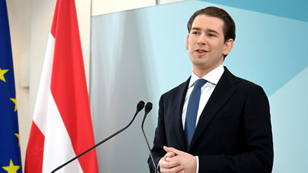 Siyaseti bıraktı