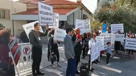 KKTC’de aşı karşıtlarından eylem