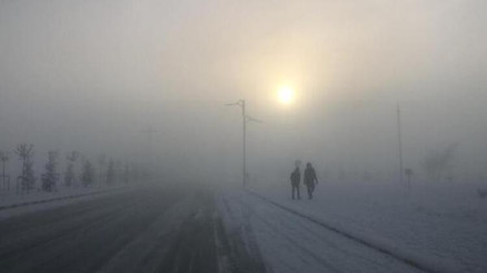 Karsta etkili olan kar ve sis, kara ve hava ulaşımını etkiledi
