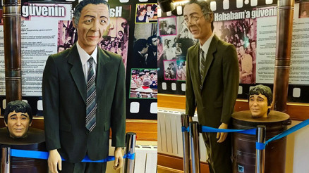 Münir Özkul ve Halit Akçatepe’nin heykelleri tepki çekti Münir Özkul ve Halit Akçatepe’nin heykelleri tepki çekti