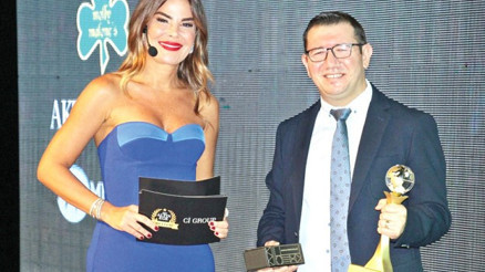 Hürriyeta altın ödül