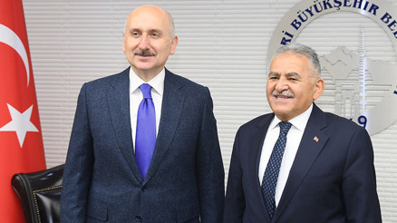 Bakan Karaismailoğlundan Kayseriye hızlı tren müjdesi