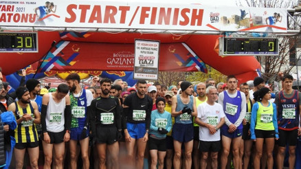 Gaziantepte 3. Gazi Yarı Maratonu koşuldu Gaziantepte 3. Gazi Yarı Maratonu koşuldu